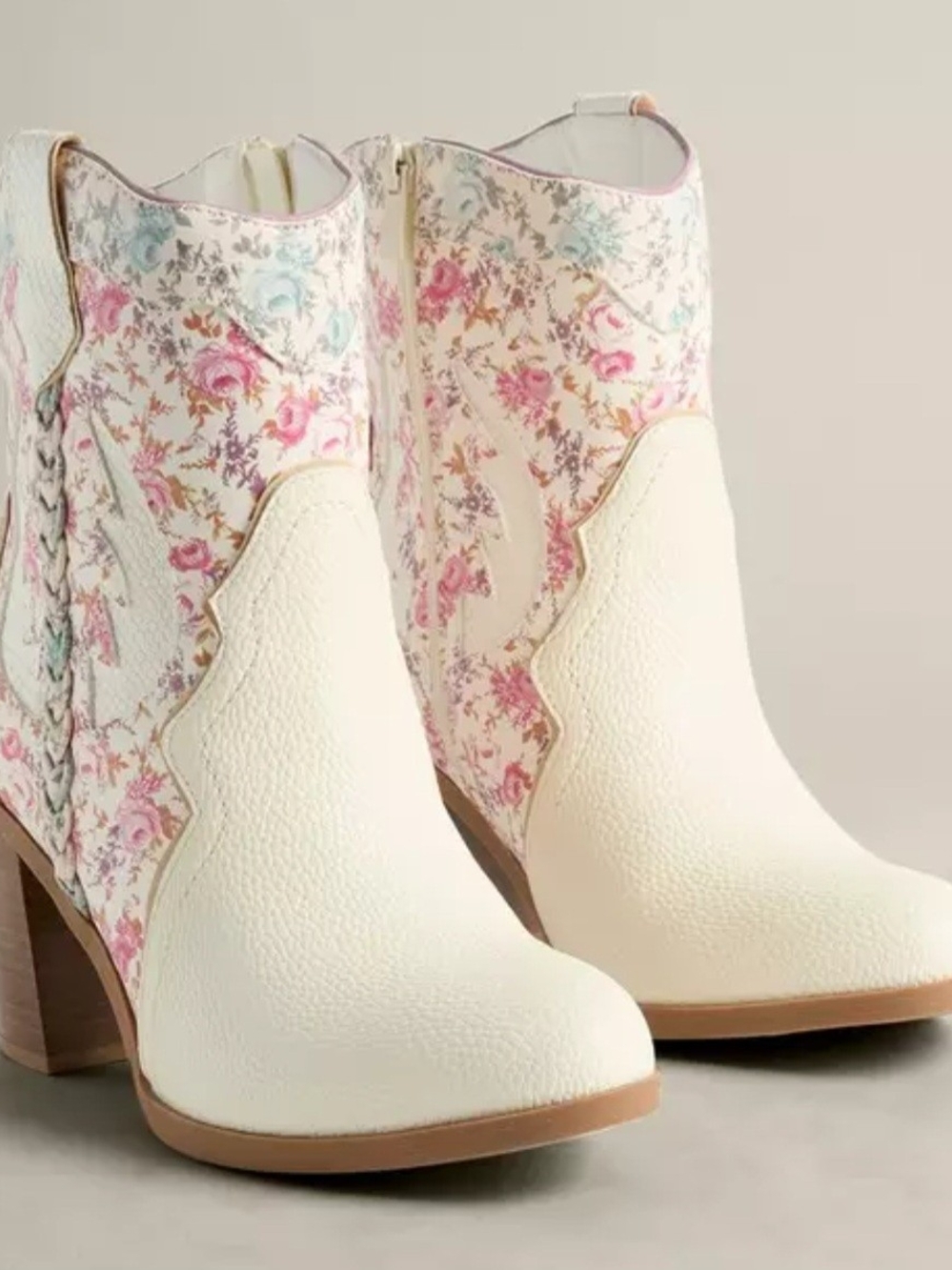 **READ** Torrid Floral Braided Western Bootie Cowboy Boots Size 9. Cowgirl Boho